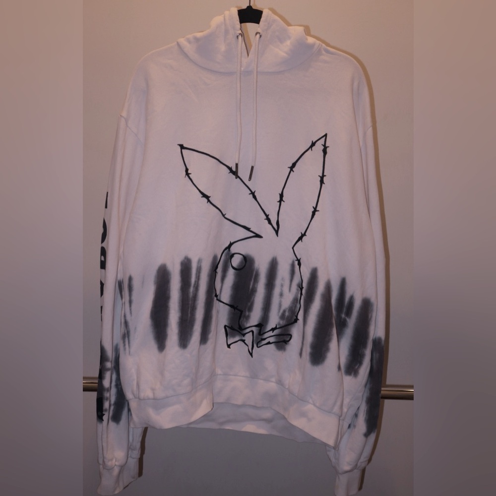 PLAYBOY/Eleven Paris White and Black Graphic Hoodie tie-dye details
